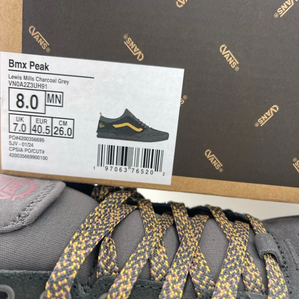 Vans Men’s 8 Bmx Peak
Lewis Mills Charcoal Grey
VN0A2Z3UH91 Sneakers - Picture 14 of 16